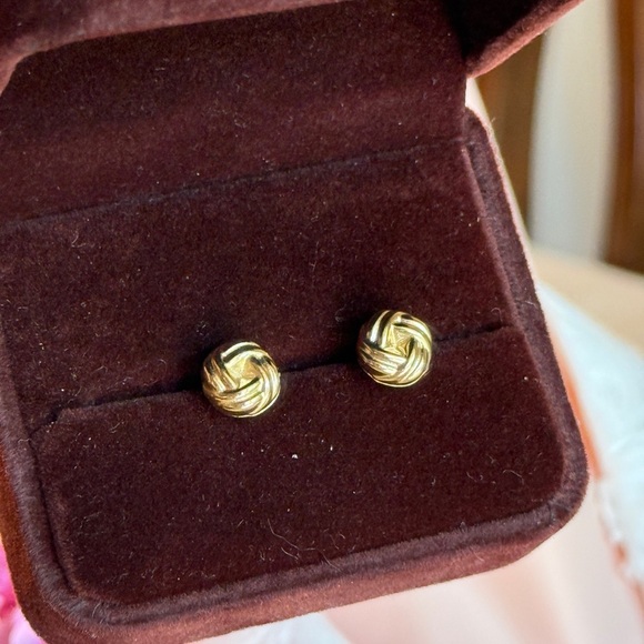 Minimalistic Gold Tone Knot Earrings - Picture 4 of 7